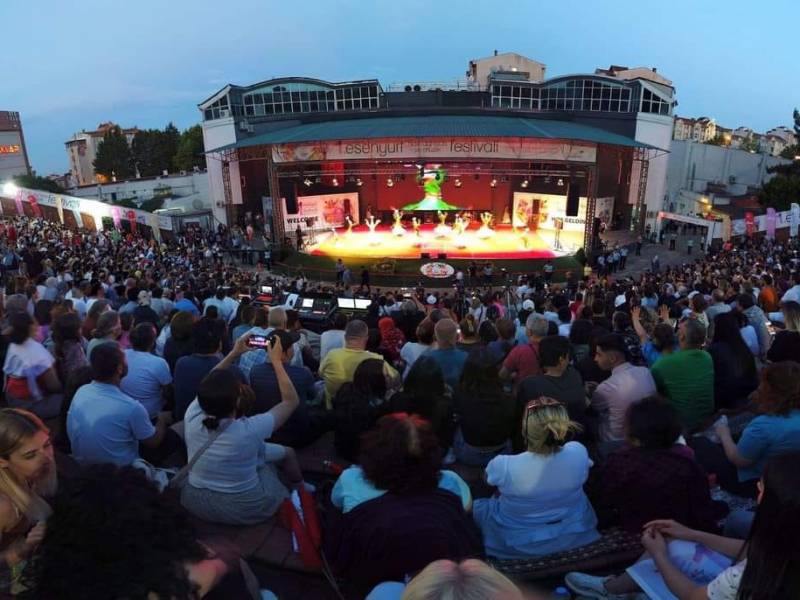 ქორეოგრაფიული ანსამბლი ,,ლეჩხუმი" იმყოფებოდა თურქეთის ქალაქ სტამბულში ფოლკლორული...